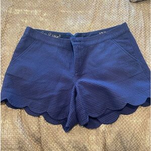 Lilly Pulitzer Scalloped short 5” inseam